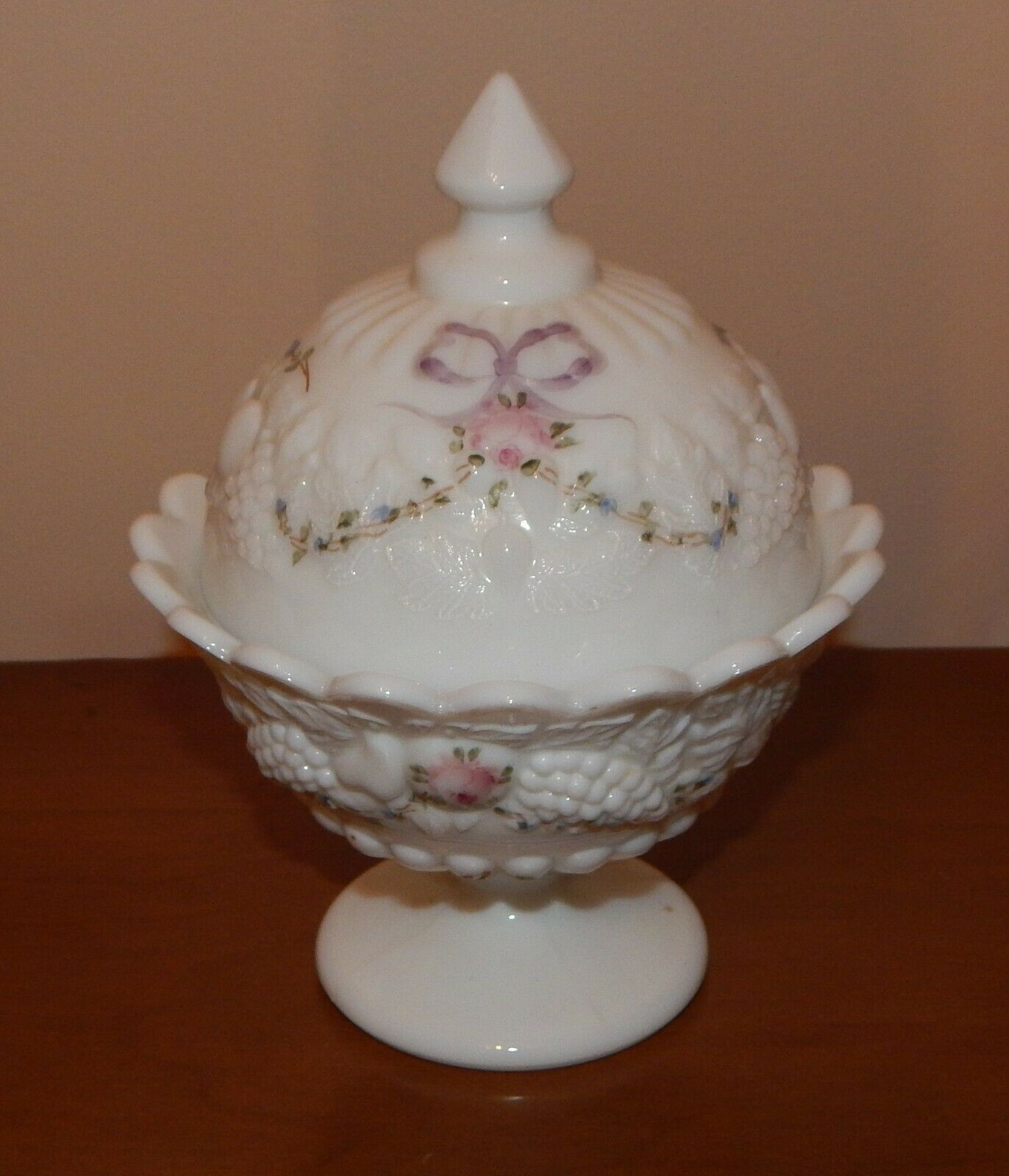 Westmoreland Milk Glass Della Robbia Covered Candy Dish - Roses And Bows